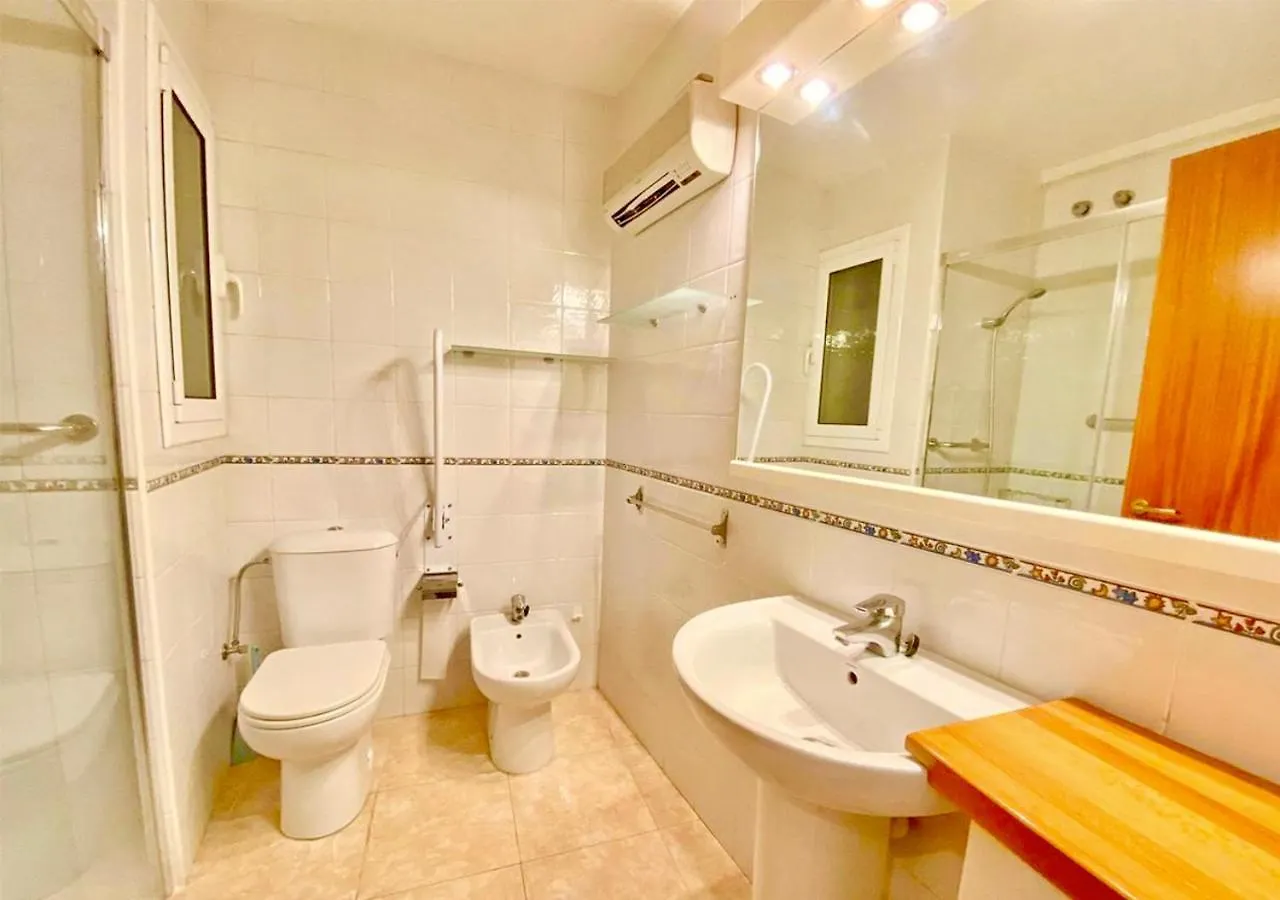 Apartamento Orient en Palamós tercera línea de mar